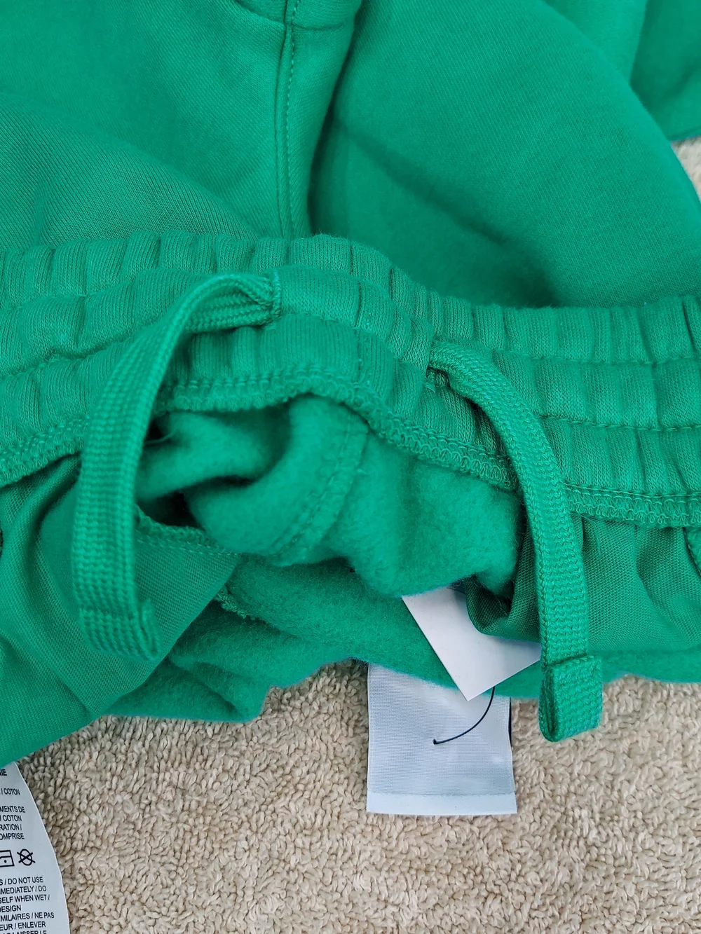 Nike Green Joggers Sweatpants Boys Size Medium NWT Athleisure Outdoors School